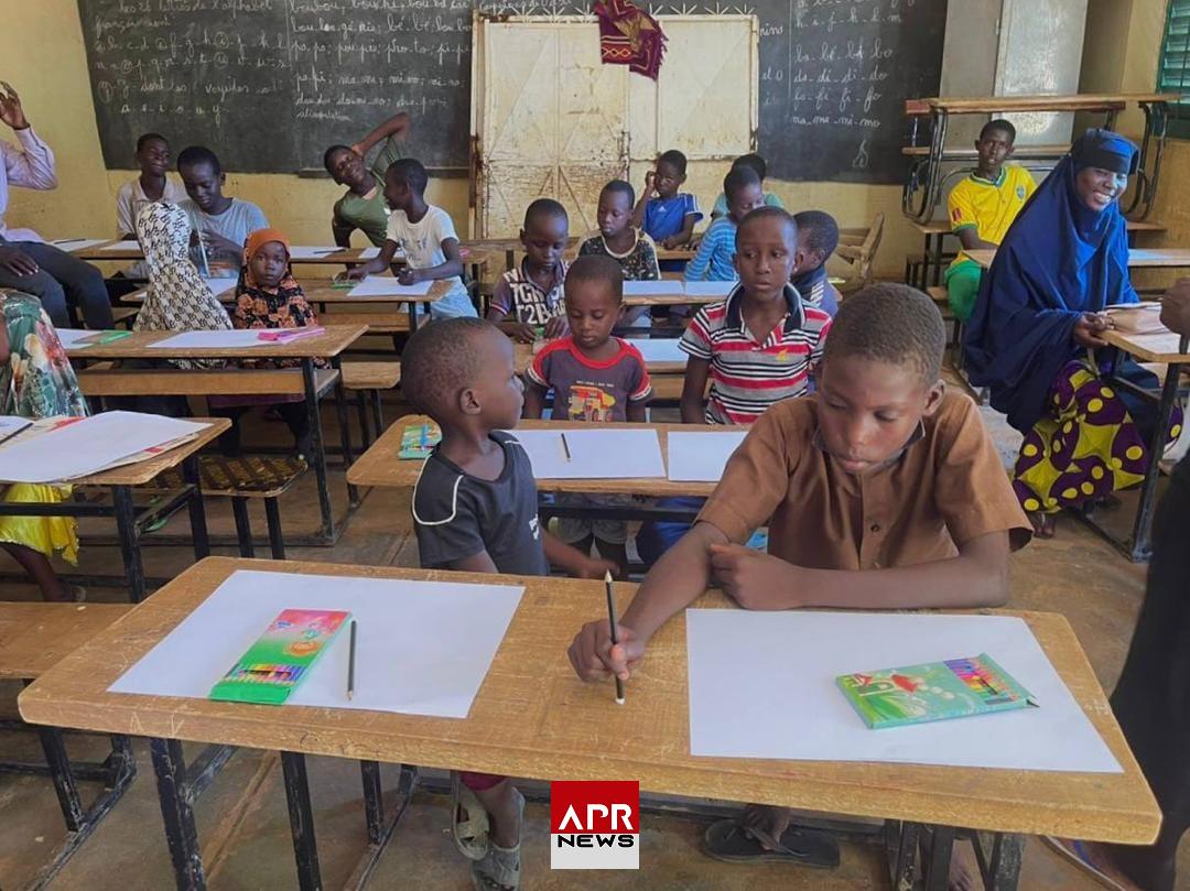 APRNEWS: Niger- Des enfants exposent des dessins sur la Russie