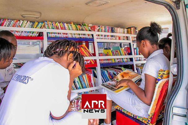 APRNEWS : Le Kitabus, la bibliothèque mobile qui sillonne l’Est de la RDC